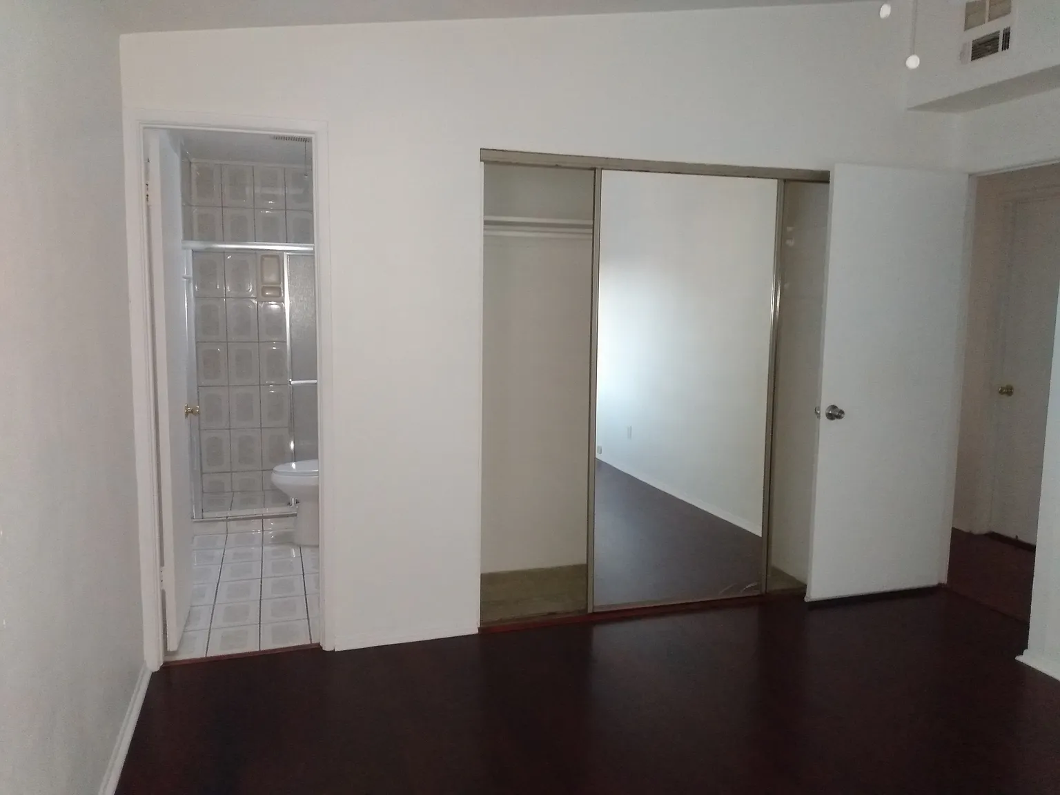 1 bed, 1300 sqft, $1,300 — Photo 4