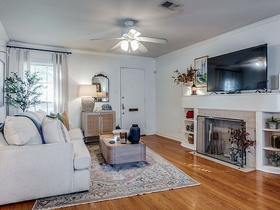 3rd image of 5919 Revere Pl