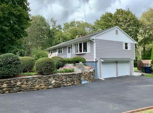 6 Macarthur Rd, Trumbull, CT 06611