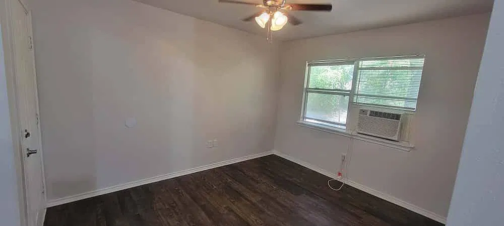 130 Town St - 105 — Photo 1