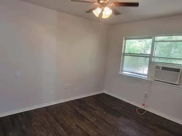 130 Town St, Centerville, TX