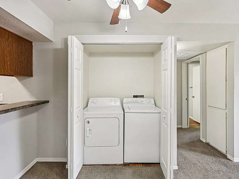 Sycamore Square Apartments — Photo 17