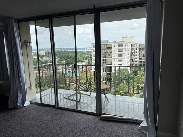 2 bed, 1170 sqft, $2,250 — Photo 4