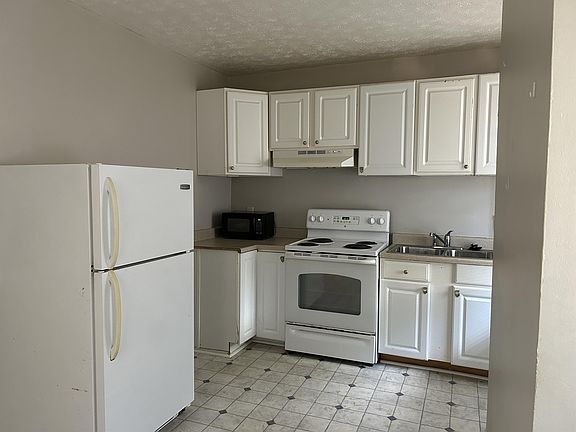 3rd image of 305 S Kent St