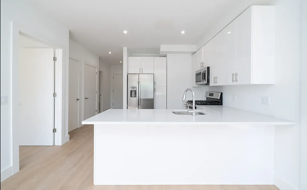 2 bed, 966 sqft, $3,250 — Photo 3