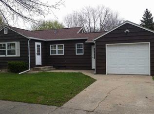309 S Central Ave, Hills, MN 56138
