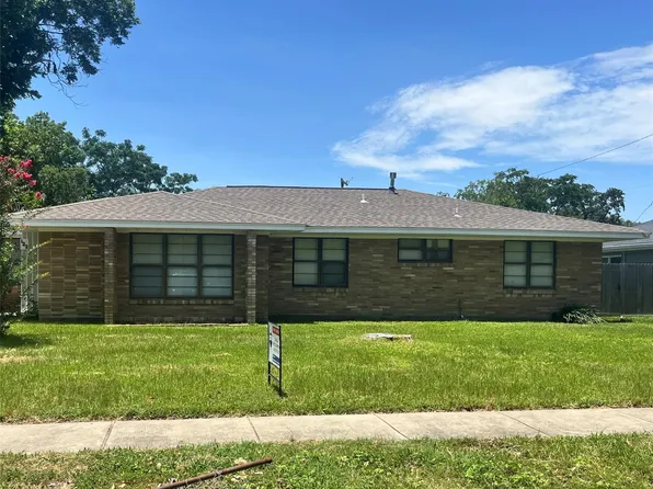 122 22nd Ave N, Texas City, TX 77590