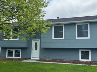 30 Spicewood Ln, Rochester, NY 14624