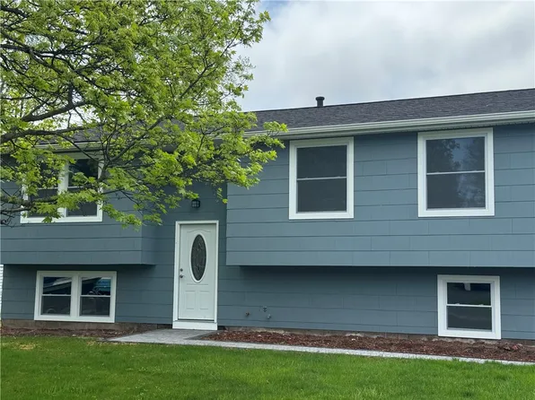 30 Spicewood Ln, Rochester, NY 14624