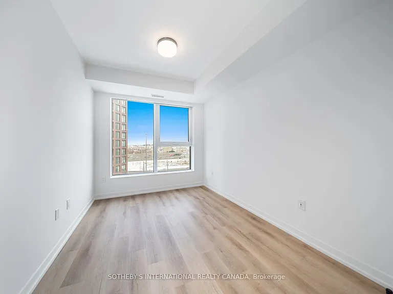 5 York Rd #911 — Photo 15