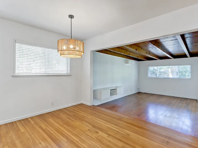 3021 Rhodelia Ave — Photo 8