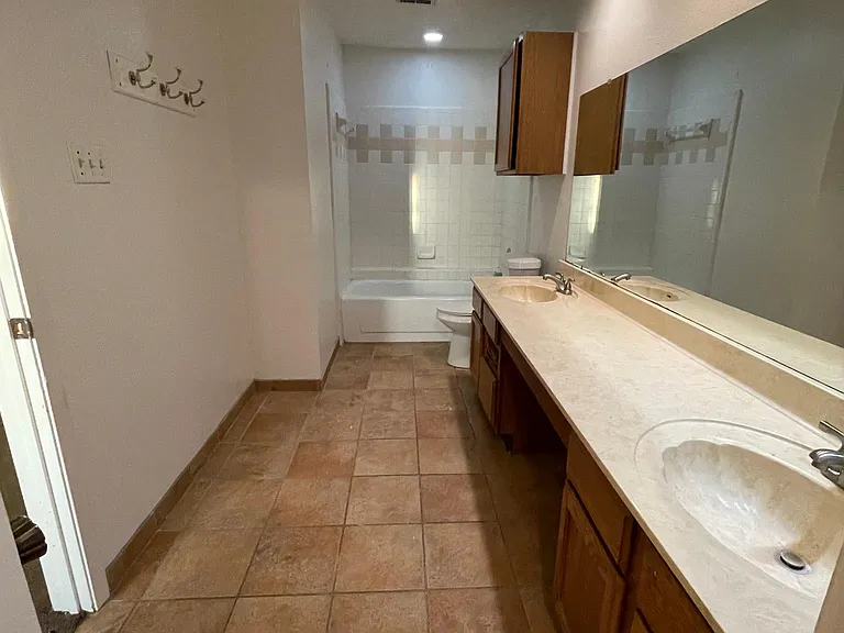 10610 Horn Blvd — Photo 8