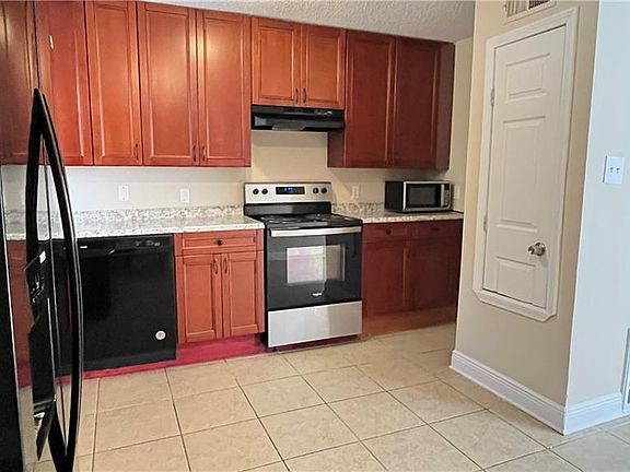 2nd image of 2011 Bayou Ln APT D