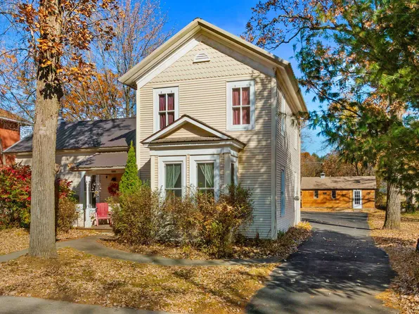 208 E South Lake St, Hancock, WI 54943