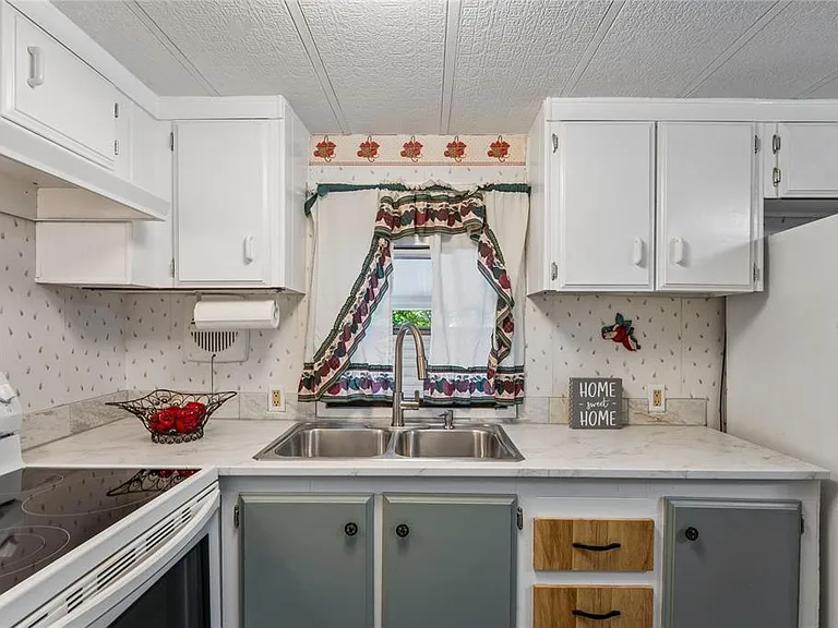 6601 Sutherland Ave — Photo 10