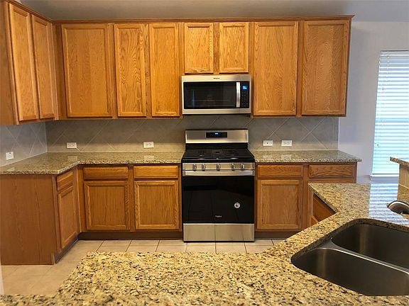 3rd image of 2616 Redcedar Dr