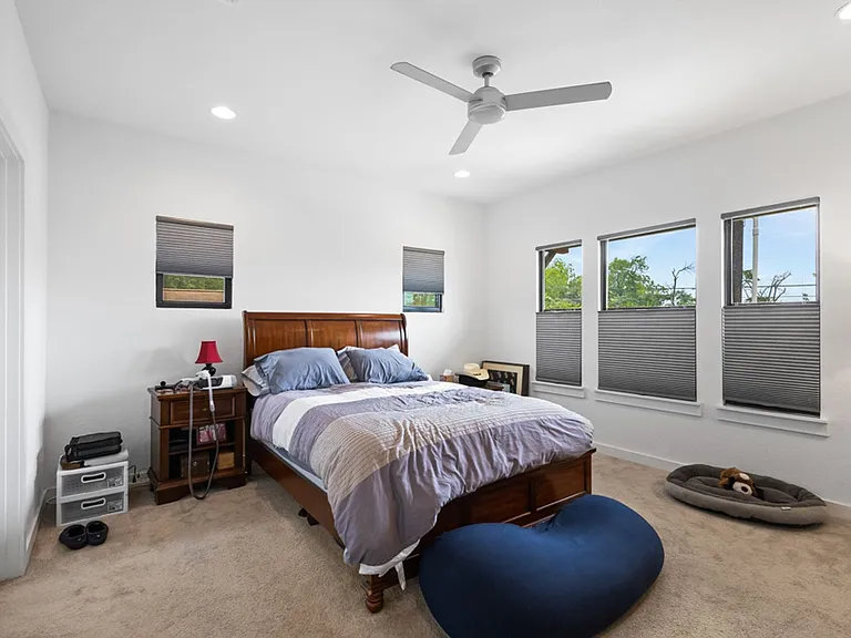 918 N Olive St — Photo 18