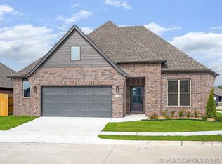 1216 N Dogwood Ave, Broken Arrow, OK 74012