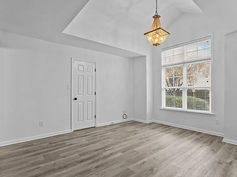 7926 Camden Hollow Rd — Photo 11