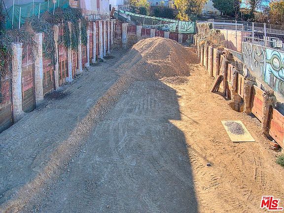 2nd image of 1492 W Sunset Blvd