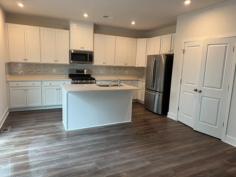 145 Leather Flower Dr — Photo 16