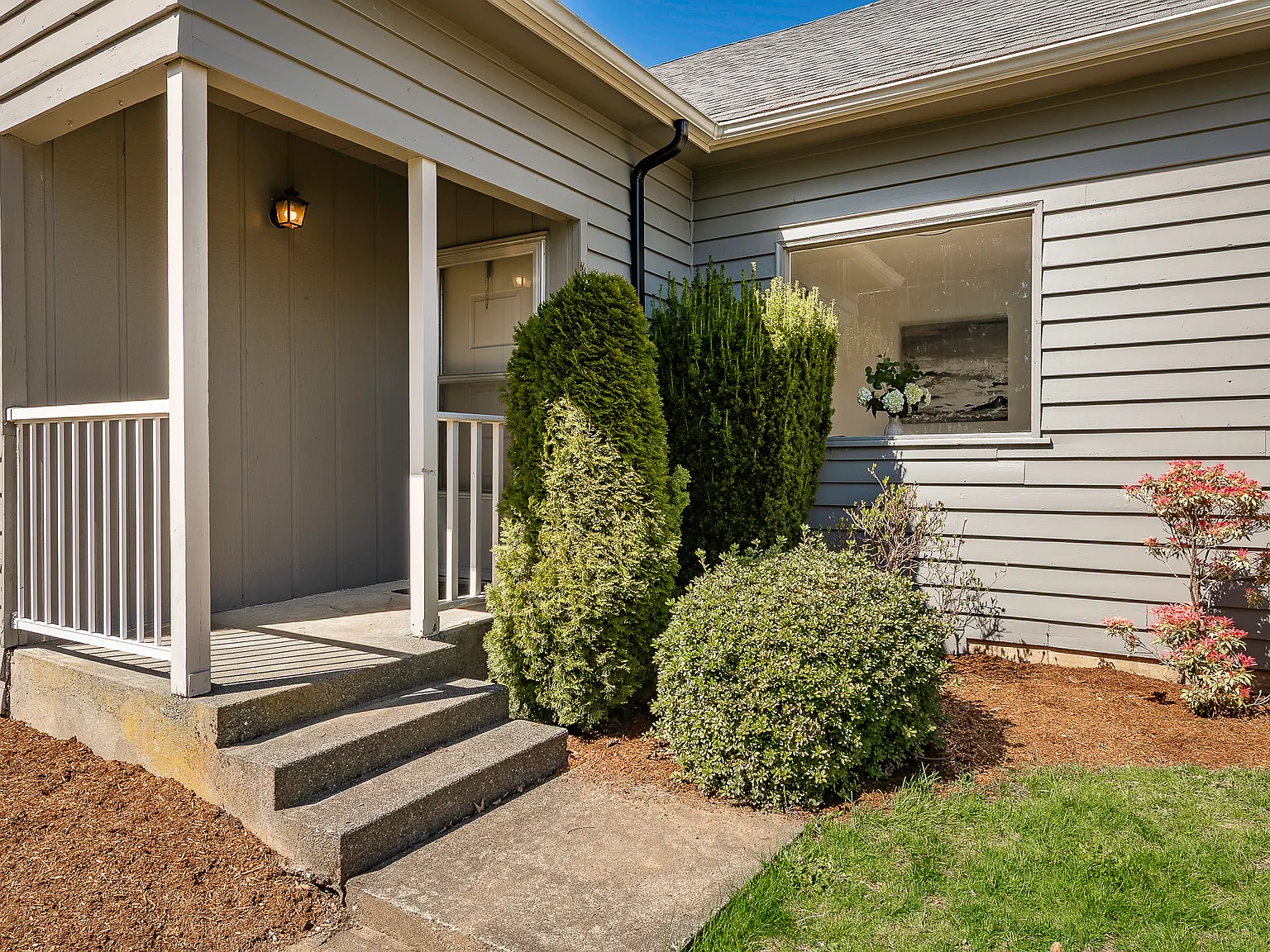 215 E Front St — Photo 2