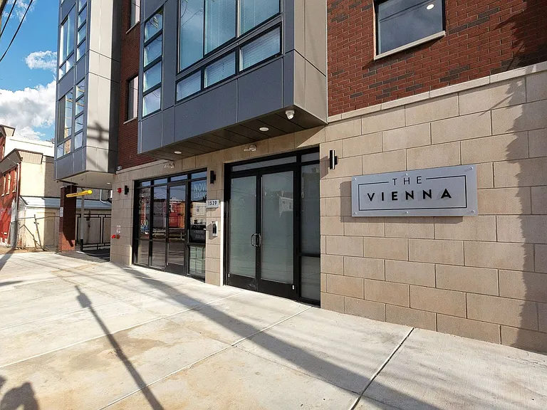 Stunning New Luxury Apartments at The Vienna — Photo 79