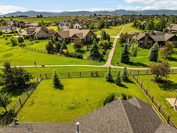 3rd image of 288 Parklands Trl