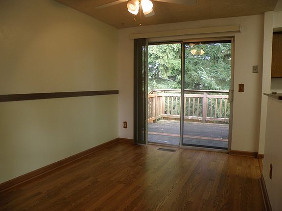 4th image of 2446 17th Dr SE