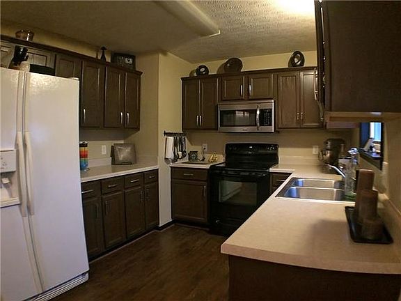 5th image of 1934 Stoney Meadow Dr