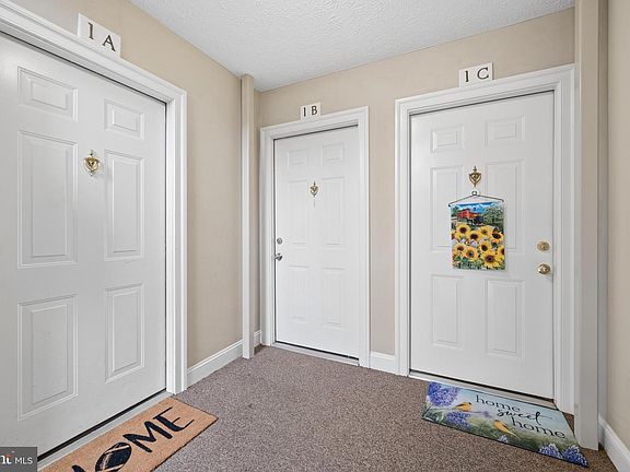 4th image of 2108 Whitehall Rd Unit 1B