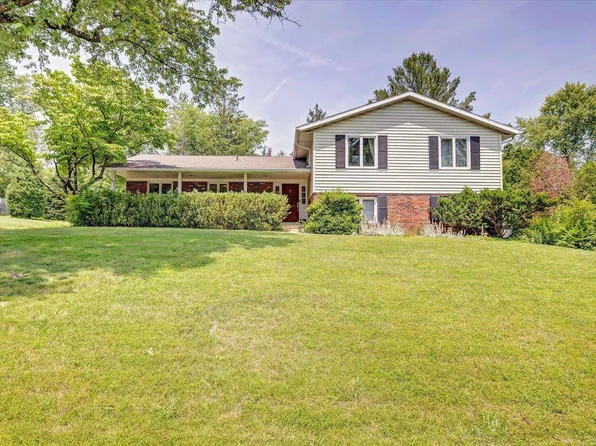 2403 E Covenanter Dr, Bloomington, IN 47401