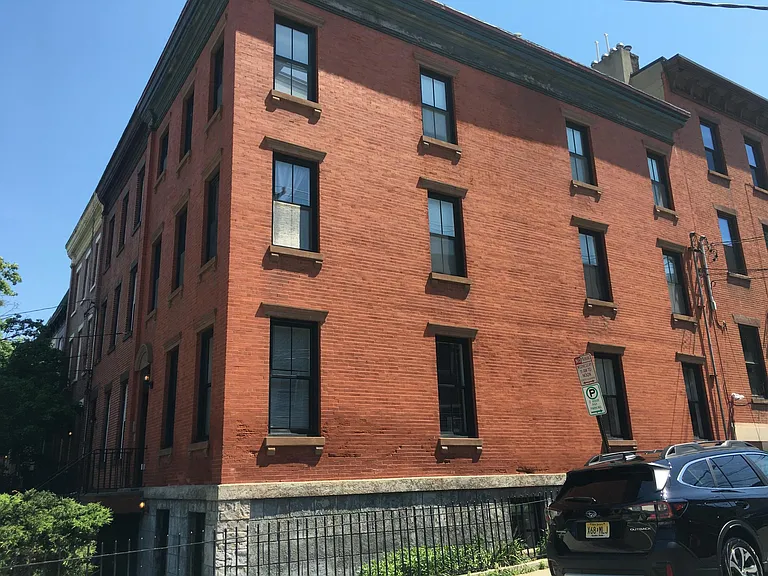 501 Bloomfield St #3 — Photo 1