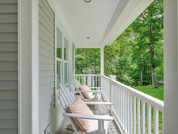 4th image of 28 Castle Hill Road