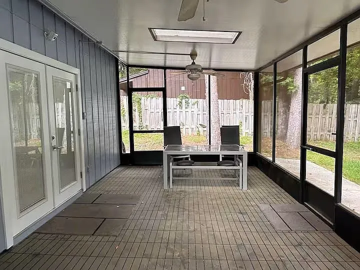 2144 Shangri La Ln — Photo 18