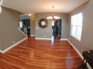 2745 Moraine Valley Rd, Wauconda, IL 60084