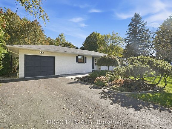 2nd image of 36 Beverly St