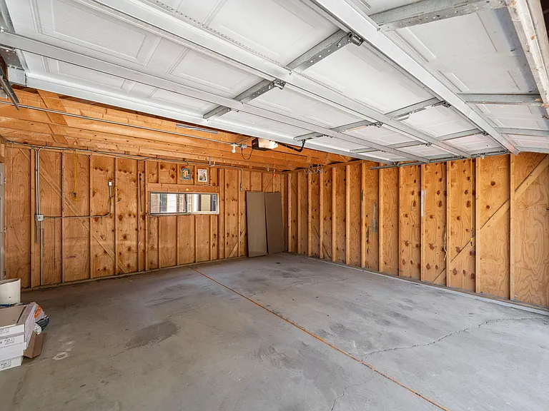 8311 Kolmar Ave — Photo 20