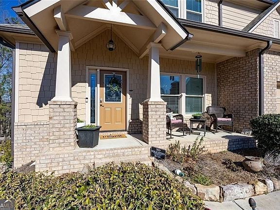 3rd image of 918 Pine Way