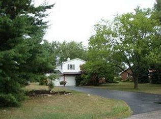 1037 James Dr, Lewiston, NY