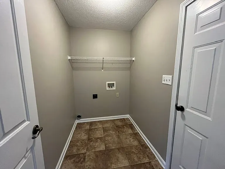 4305 Carroll Dr — Photo 10