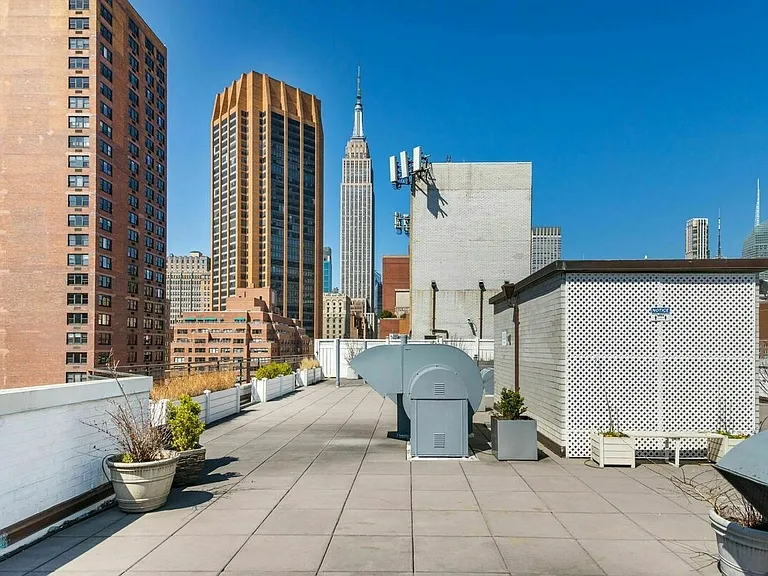 155 E 34th St #11B — Photo 14