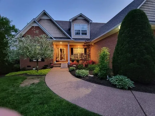 1429 Charleston Ln, Columbia, TN 38401