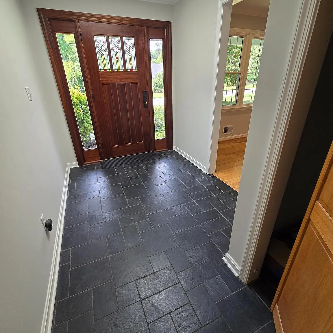 3 bed, 1593 sqft, $3,295 — Photo 2