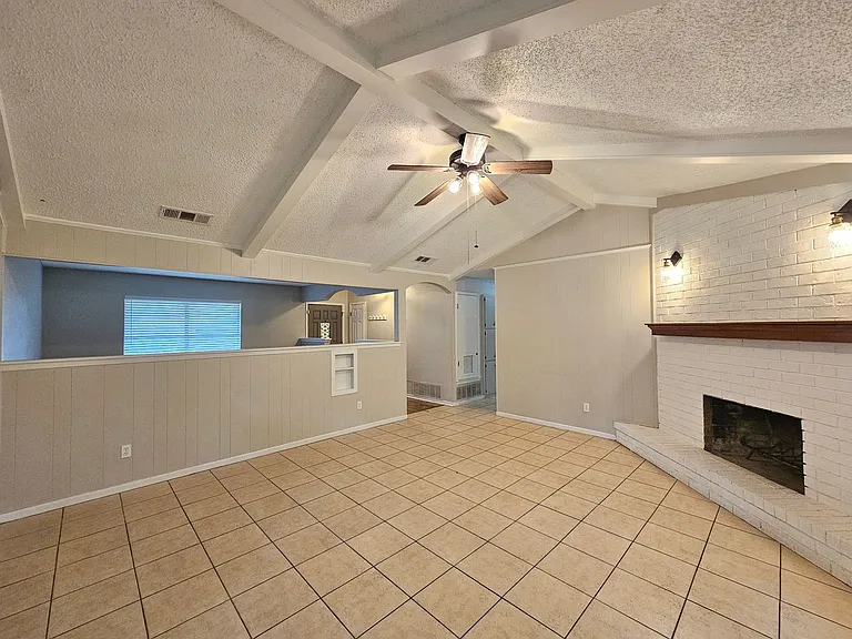2301 Zinnia Ct — Photo 6