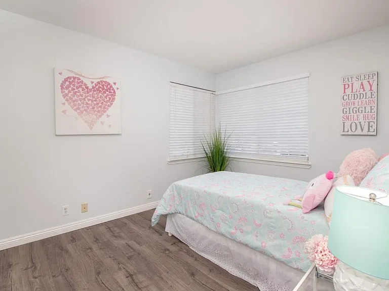 4937 Rue Le Mans — Photo 21