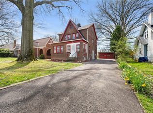 1382 Argonne Rd, South Euclid, OH 44121