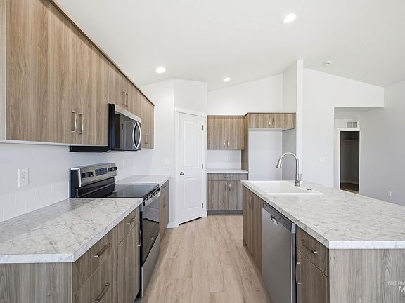 5th image of 3018 W Taiban Creek Dr