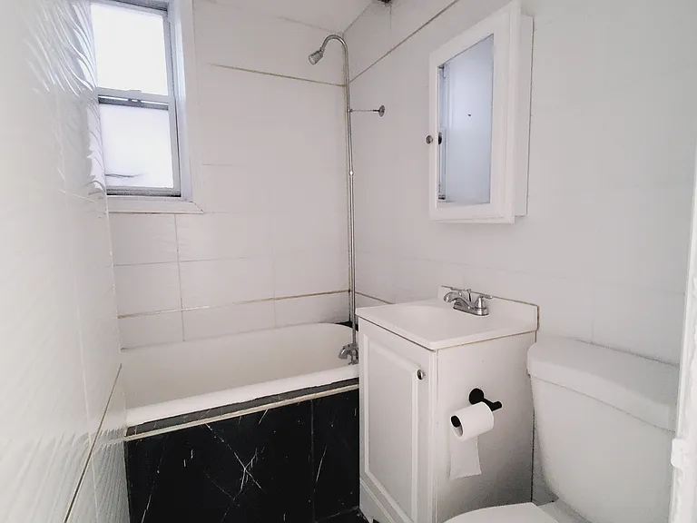 104 Belmont Ave #1B — Photo 4