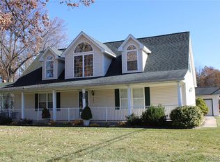 17979 Glenis Ave, Brownstown, MI 48174